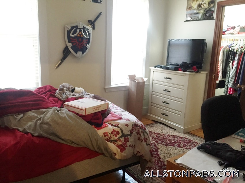 BOSTON - ALLSTON - 4 Beds, 2 Baths - Image 4