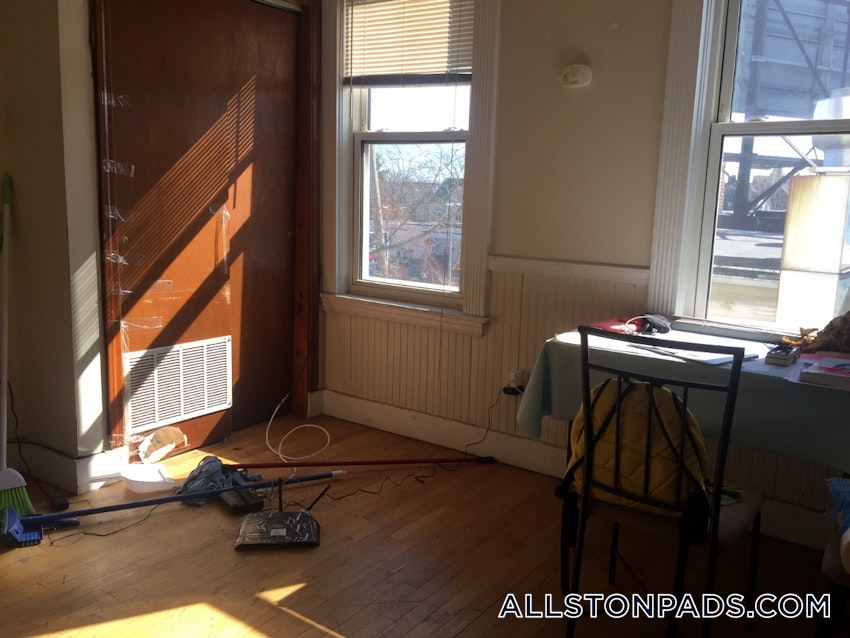 BOSTON - ALLSTON - 4 Beds, 2 Baths - Image 13