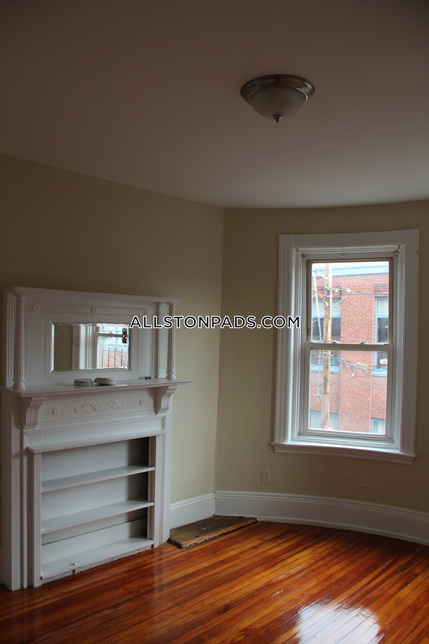 BOSTON - ALLSTON - 4 Beds, 1.5 Baths - Image 5