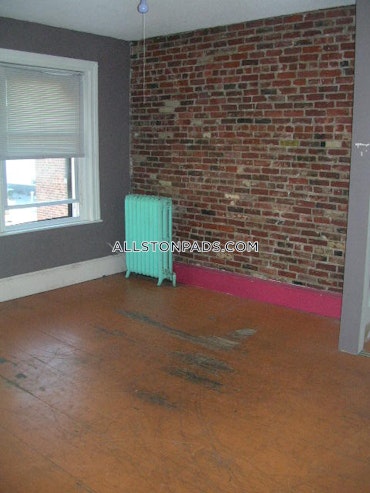 Boston - 4 Beds, 1 Baths