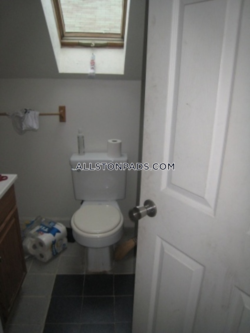 BOSTON - ALLSTON - 4 Beds, 1 Bath - Image 1