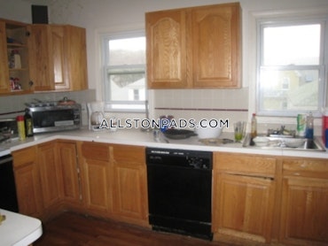 Boston - 4 Beds, 1 Baths