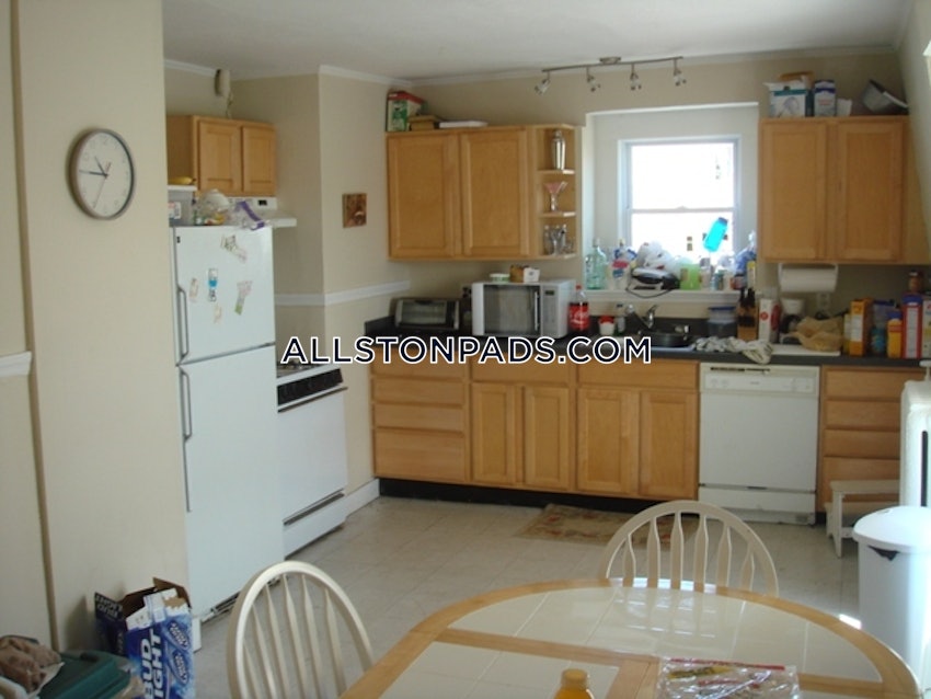 BOSTON - ALLSTON - 5 Beds, 2 Baths - Image 12