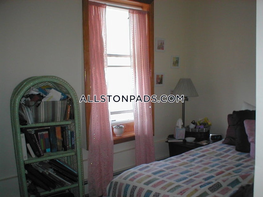 BOSTON - ALLSTON - 3 Beds, 1 Bath - Image 6