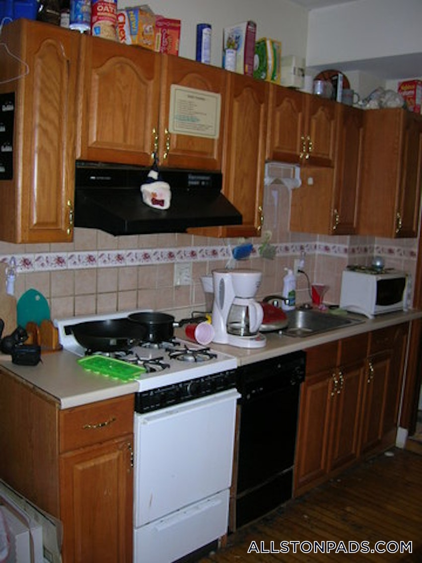 BOSTON - ALLSTON - 4 Beds, 2 Baths - Image 34