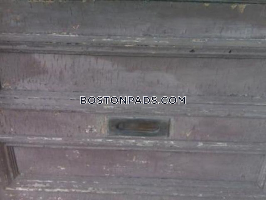BOSTON - ALLSTON/BRIGHTON BORDER - 6 Beds, 2 Baths - Image 1