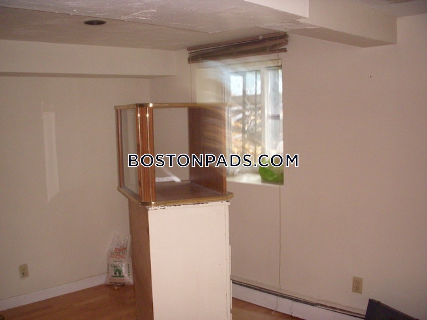 Boston - $2,550+ /month