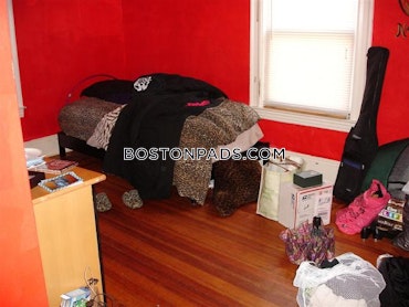 Boston - 5 Beds, 2 Baths