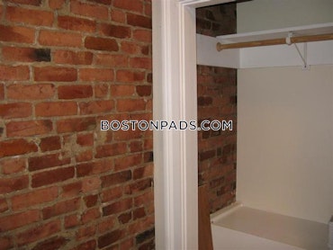 Boston - 5 Beds, 2 Baths