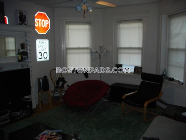 Boston - 4 Beds, 1 Baths