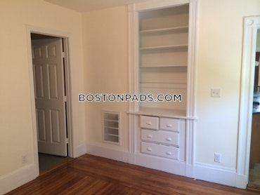 Boston - 5 Beds, 2 Baths