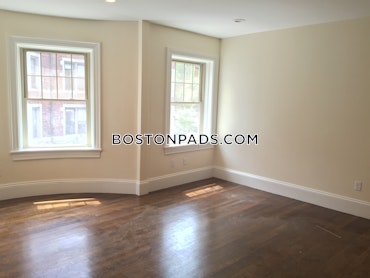 Boston - 4 Beds, 2 Baths