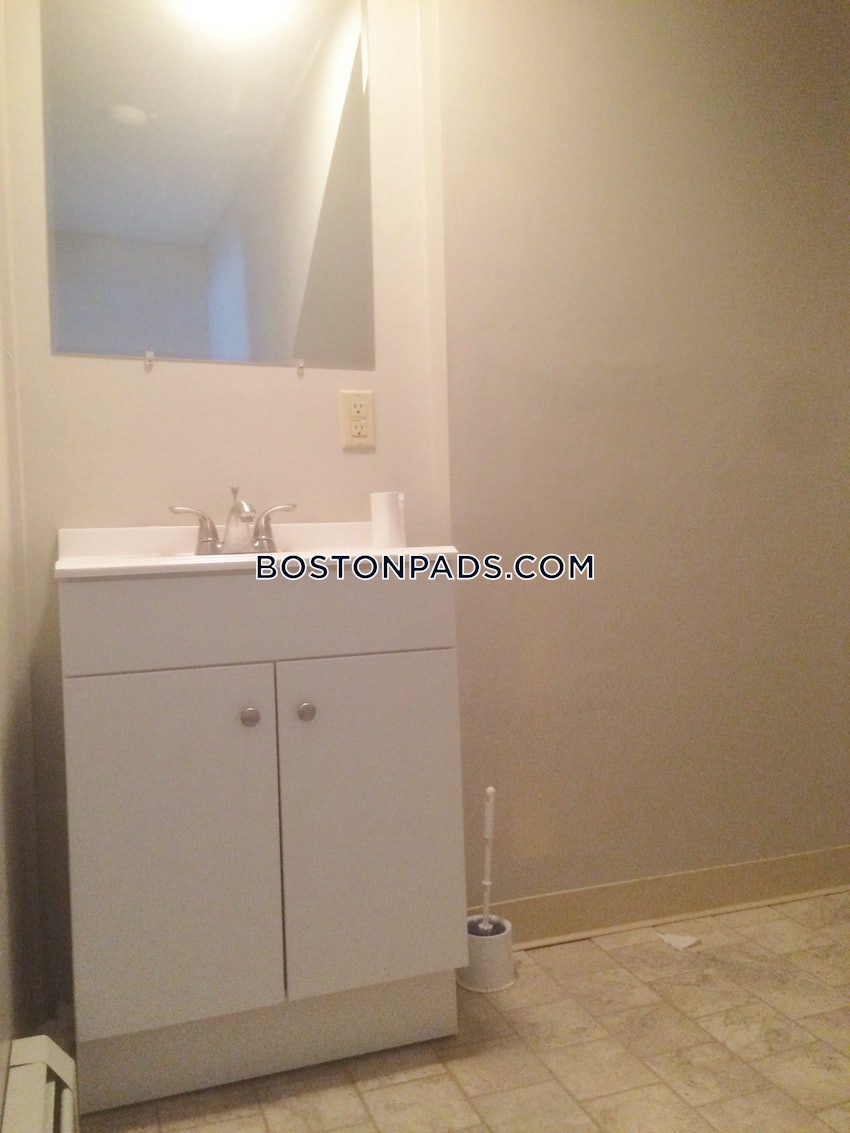 BOSTON - ALLSTON - 5 Beds, 2.5 Baths - Image 11