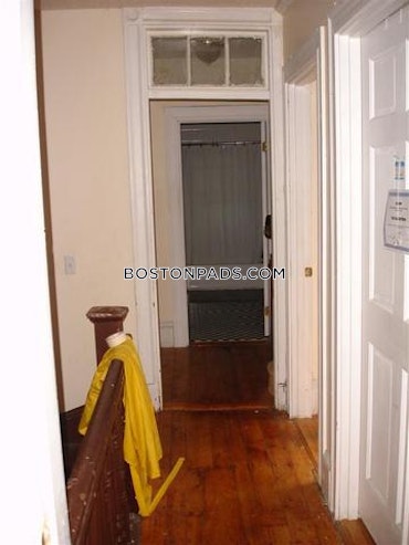 Boston - 5 Beds, 2 Baths