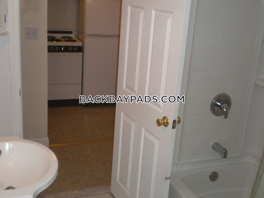 BOSTON - BACK BAY - 1 Bed, 1 Bath - Image 9