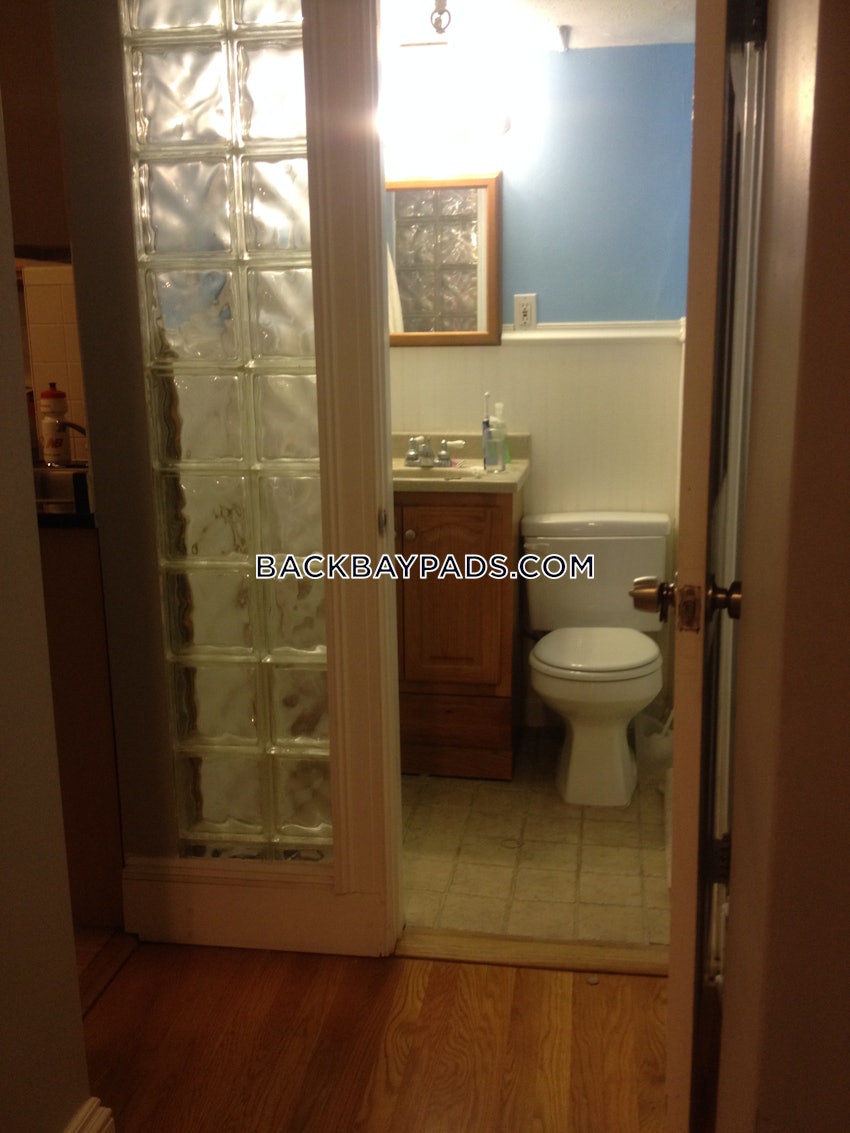 BOSTON - BACK BAY - 1 Bed, 1 Bath - Image 21