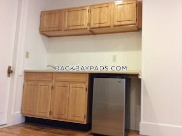 Back Bay, Boston, MA - Studio, 1 Bath - $2,195 - ID#4508809