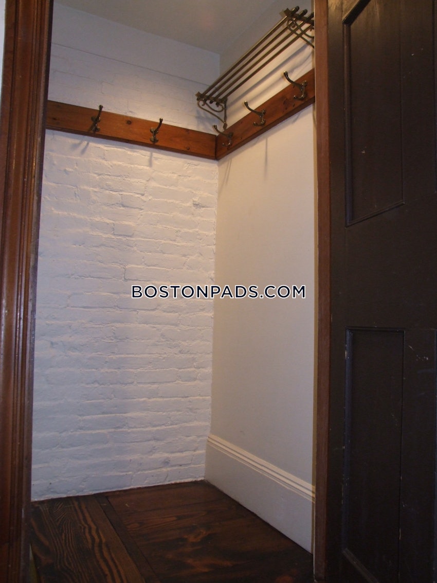 BOSTON - BAY VILLAGE - 2 Beds, 1.5 Baths - Image 5