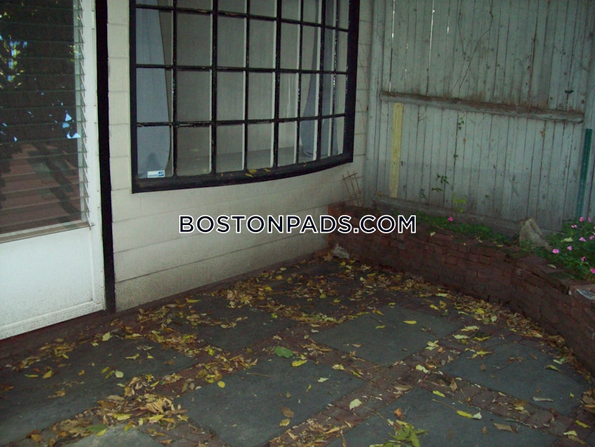 BOSTON - BAY VILLAGE - 1 Bed, 1 Bath - Image 11