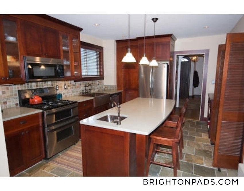 BOSTON - BRIGHTON - BOSTON COLLEGE - 6 Beds, 2.5 Baths - Image 4