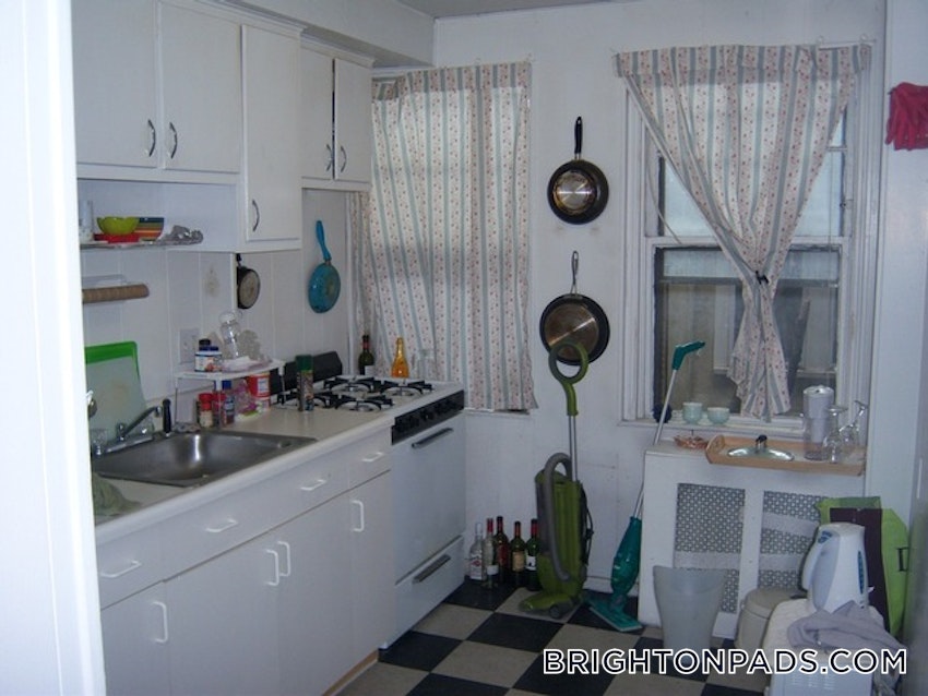 BOSTON - BRIGHTON - BOSTON COLLEGE - 3 Beds, 1 Bath - Image 11