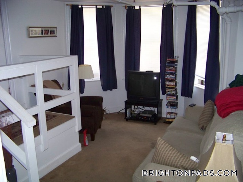 BOSTON - BRIGHTON - BOSTON COLLEGE - 3 Beds, 1 Bath - Image 18