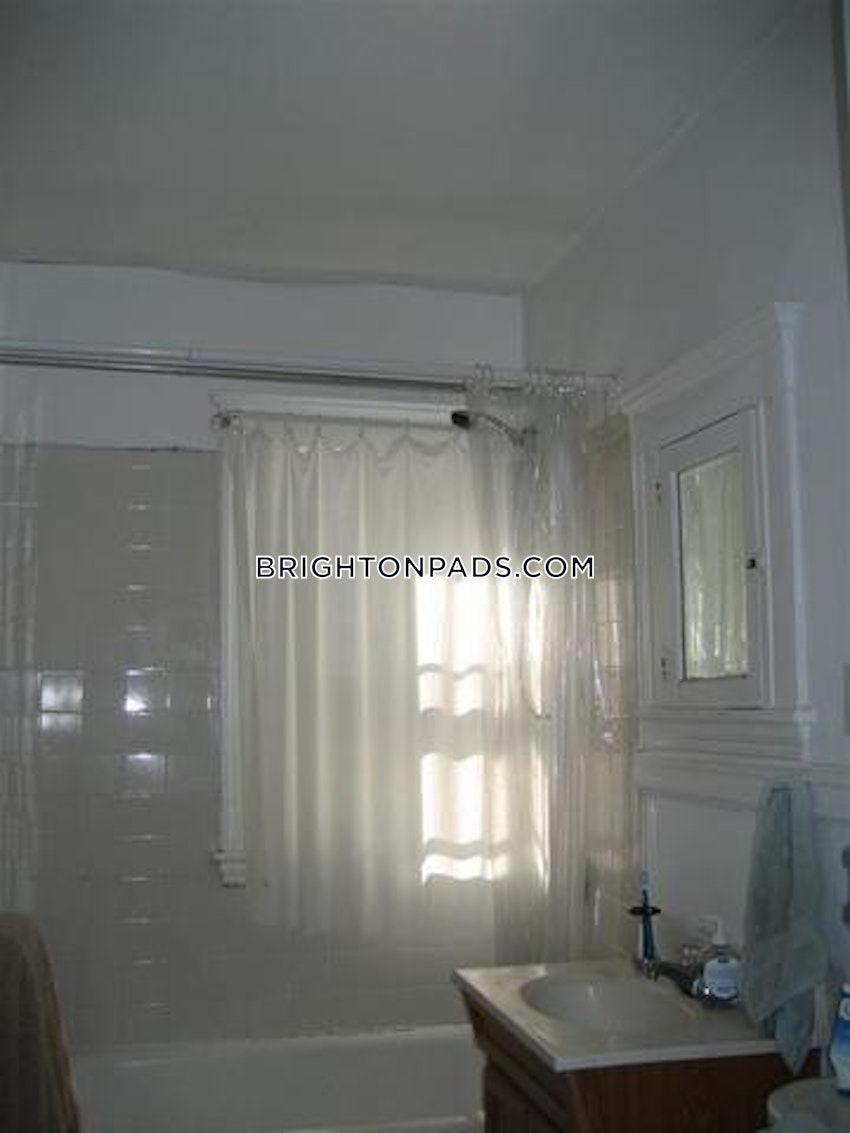 BOSTON - BRIGHTON - BOSTON COLLEGE - 5 Beds, 2 Baths - Image 12