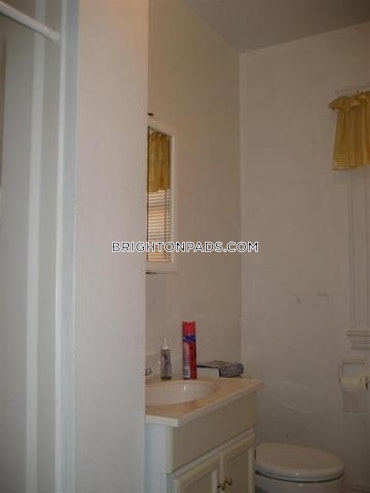 Boston - 5 Beds, 2 Baths