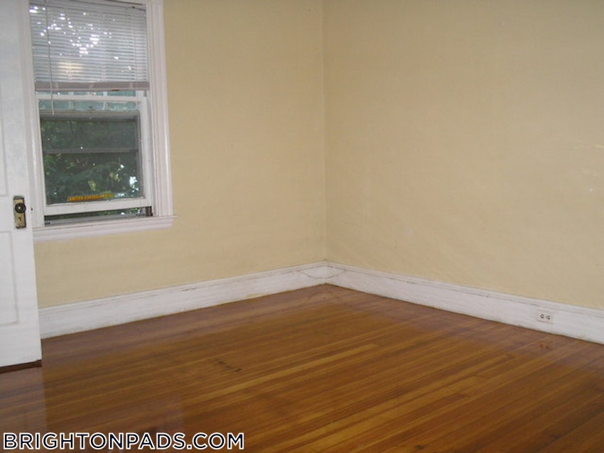 BOSTON - BRIGHTON - BOSTON COLLEGE - 4 Beds, 1.5 Baths - Image 10