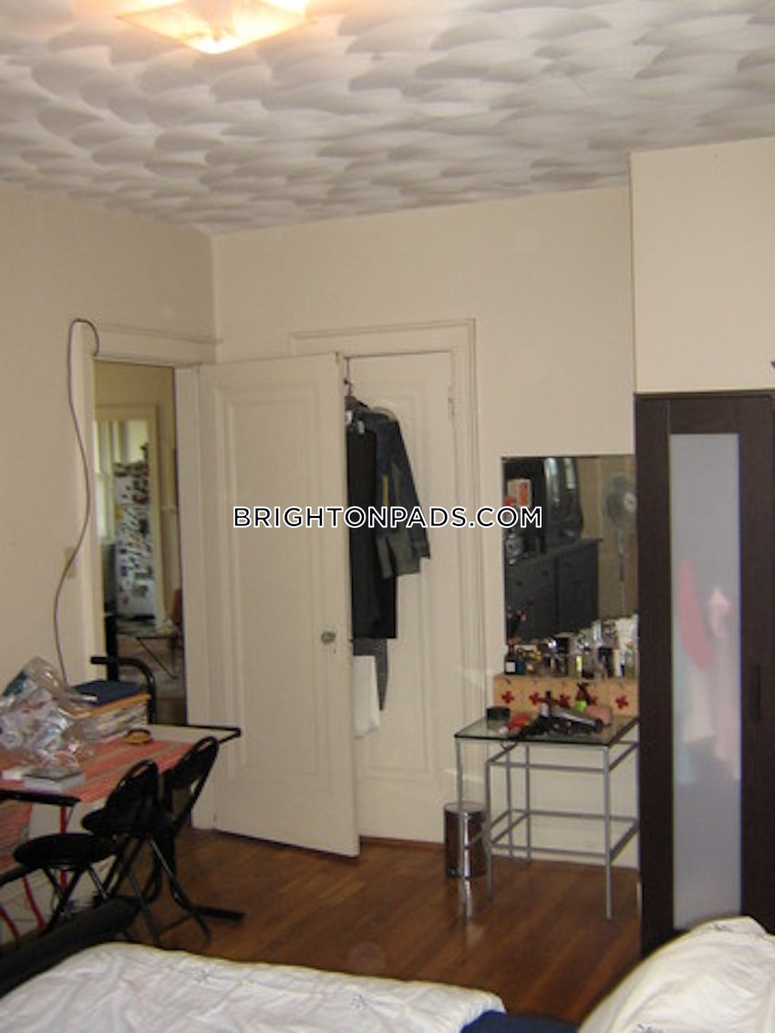 BOSTON - BRIGHTON - BOSTON COLLEGE - 2 Beds, 1 Bath - Image 2