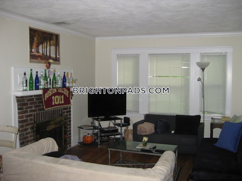 BOSTON - BRIGHTON - BOSTON COLLEGE - 5 Beds, 2 Baths - Image 4