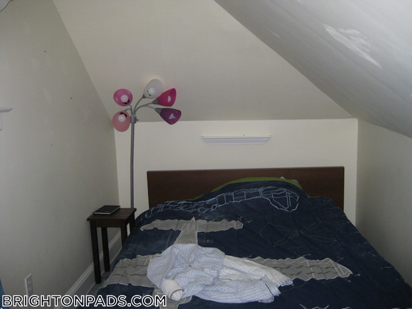 BOSTON - BRIGHTON - BOSTON COLLEGE - 5 Beds, 2 Baths - Image 4