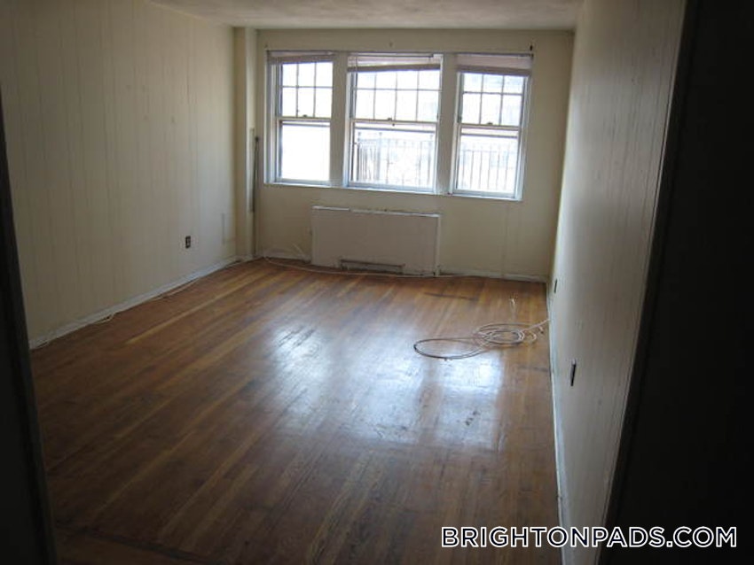 BOSTON - BRIGHTON - BOSTON COLLEGE - 3 Beds, 1 Bath - Image 5