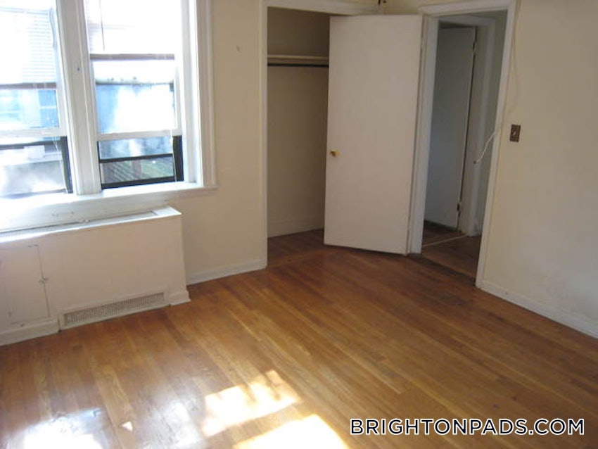 BOSTON - BRIGHTON - BOSTON COLLEGE - 3 Beds, 1 Bath - Image 1