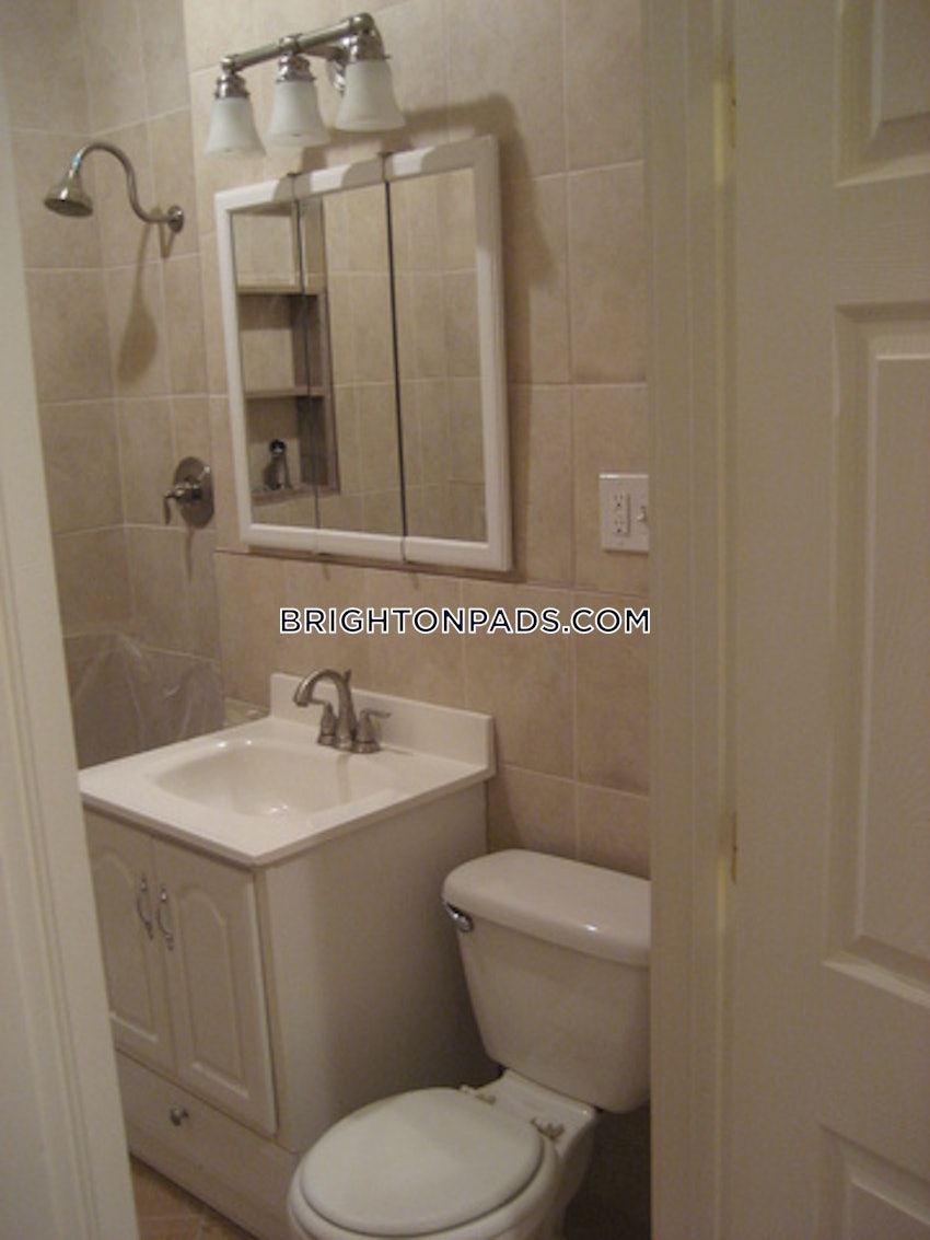 BOSTON - BRIGHTON - BOSTON COLLEGE - 5 Beds, 2 Baths - Image 8