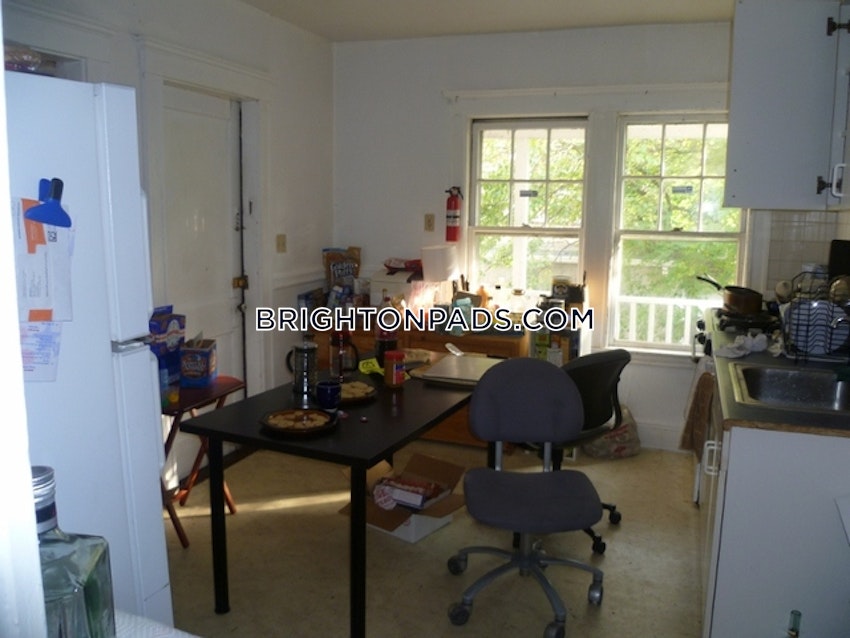 BOSTON - BRIGHTON - BOSTON COLLEGE - 5 Beds, 2 Baths - Image 4