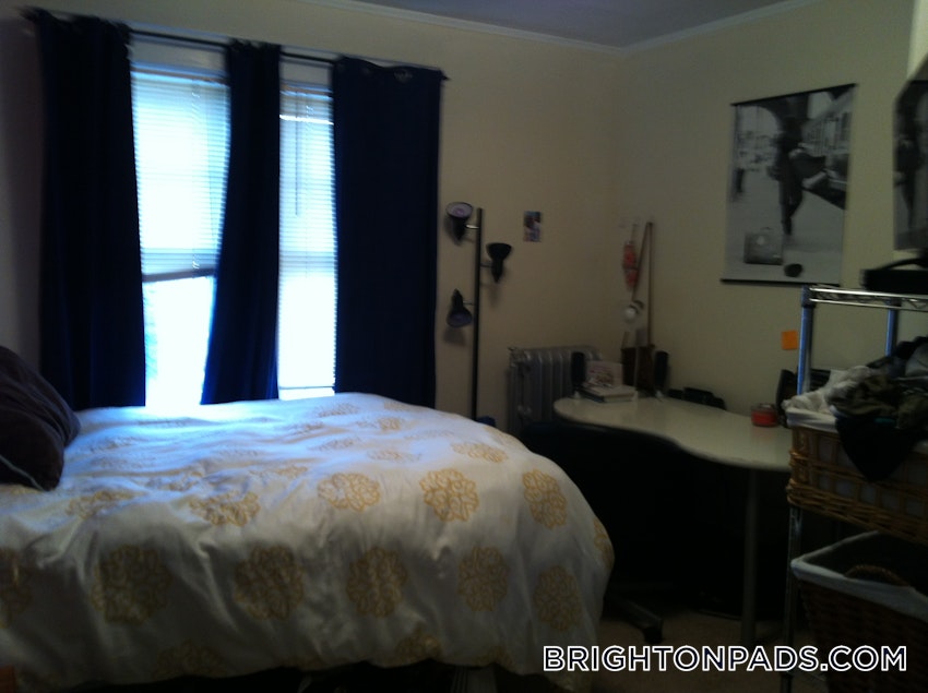 BOSTON - BRIGHTON - BOSTON COLLEGE - 3 Beds, 1 Bath - Image 5