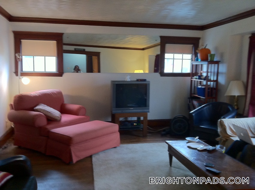 BOSTON - BRIGHTON - BOSTON COLLEGE - 3 Beds, 1 Bath - Image 16