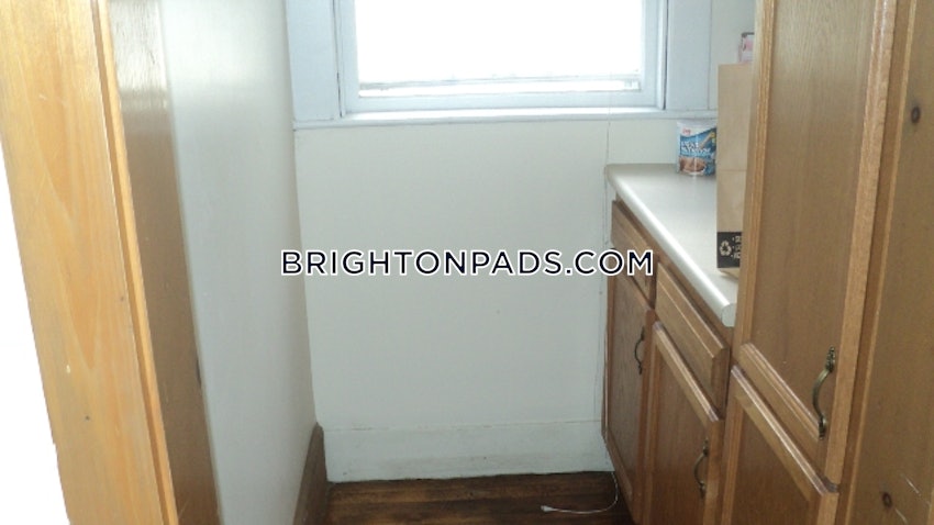 BOSTON - BRIGHTON - BOSTON COLLEGE - 5 Beds, 2 Baths - Image 15