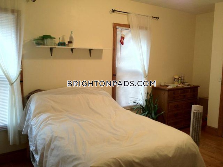 BOSTON - BRIGHTON - BOSTON COLLEGE - 5 Beds, 2 Baths - Image 4