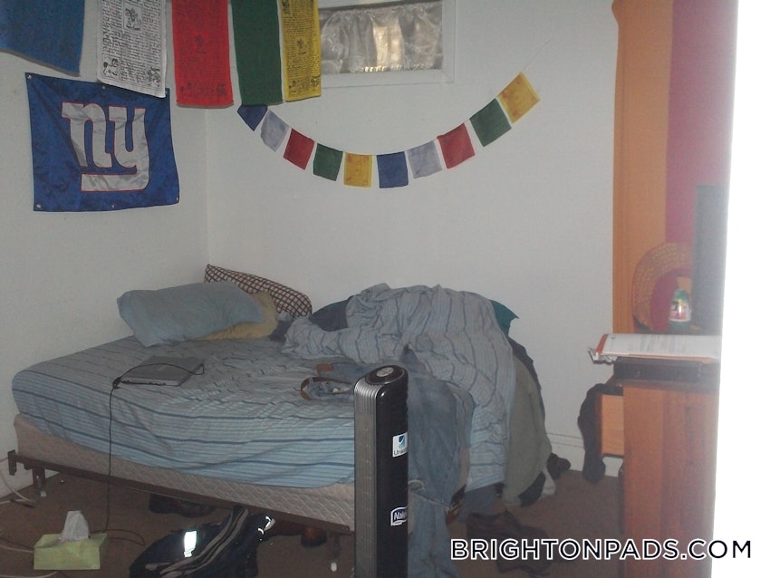 BOSTON - BRIGHTON - BOSTON COLLEGE - 3 Beds, 1 Bath - Image 4