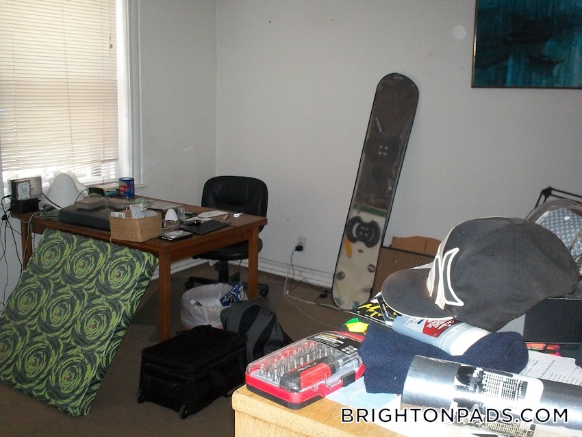 BOSTON - BRIGHTON - BOSTON COLLEGE - 3 Beds, 1 Bath - Image 6