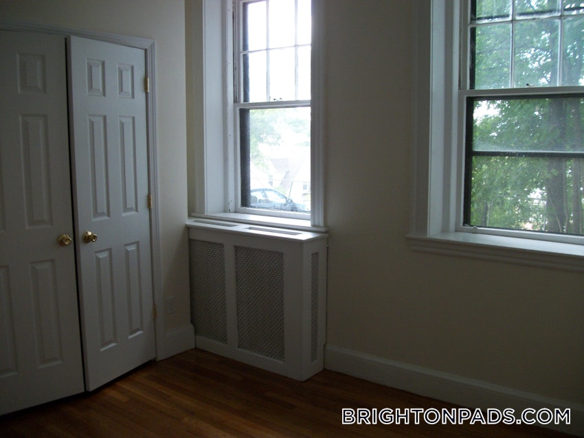 BOSTON - BRIGHTON - BOSTON COLLEGE - 3 Beds, 1 Bath - Image 11