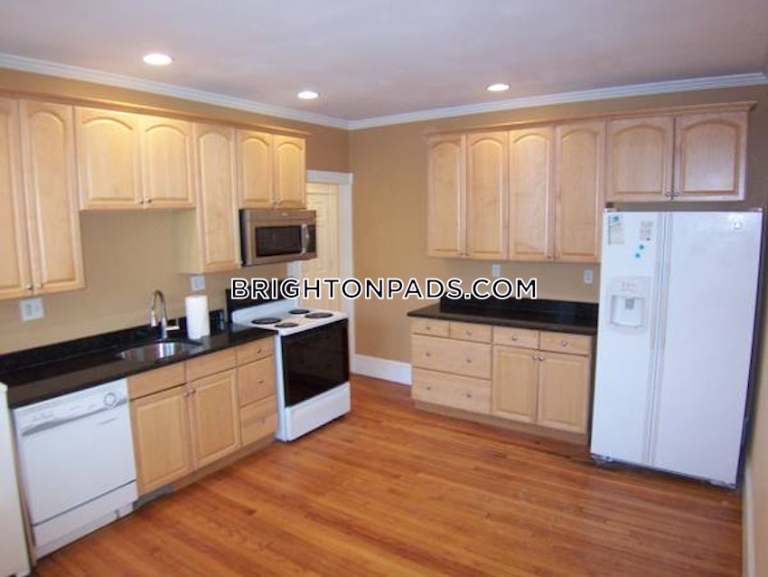 BOSTON - BRIGHTON - BOSTON COLLEGE - 5 Beds, 2 Baths - Image 16