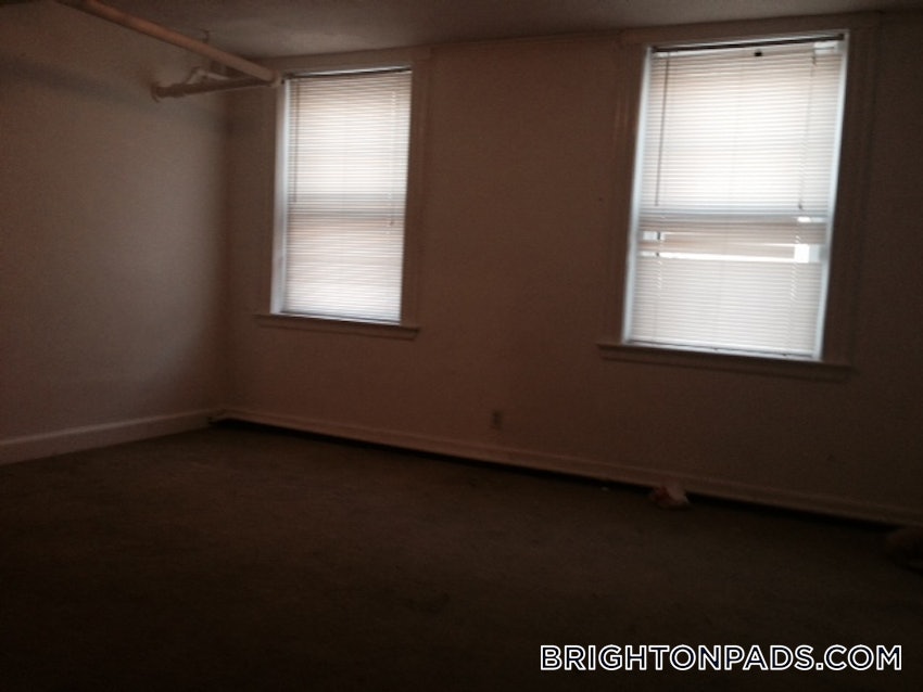 BOSTON - BRIGHTON - BOSTON COLLEGE - 3 Beds, 1 Bath - Image 15