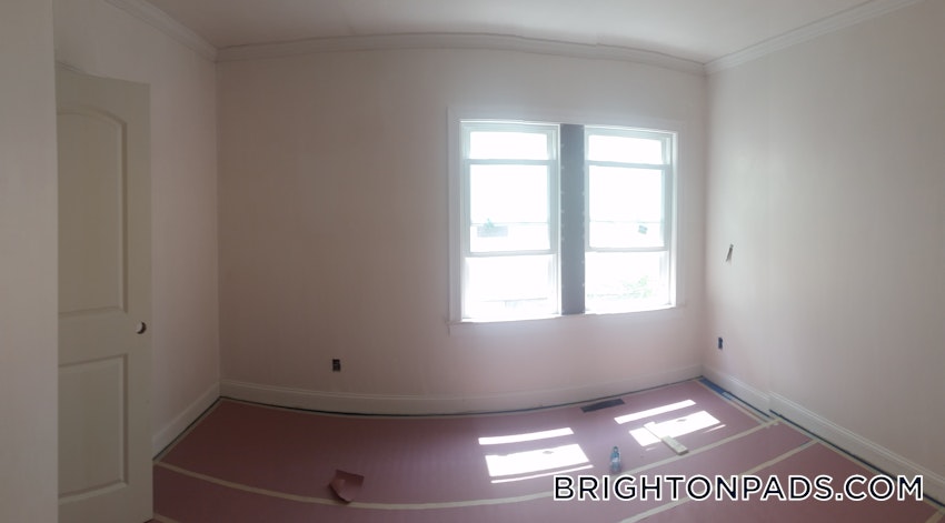 BOSTON - BRIGHTON - BOSTON COLLEGE - 4 Beds, 2 Baths - Image 4