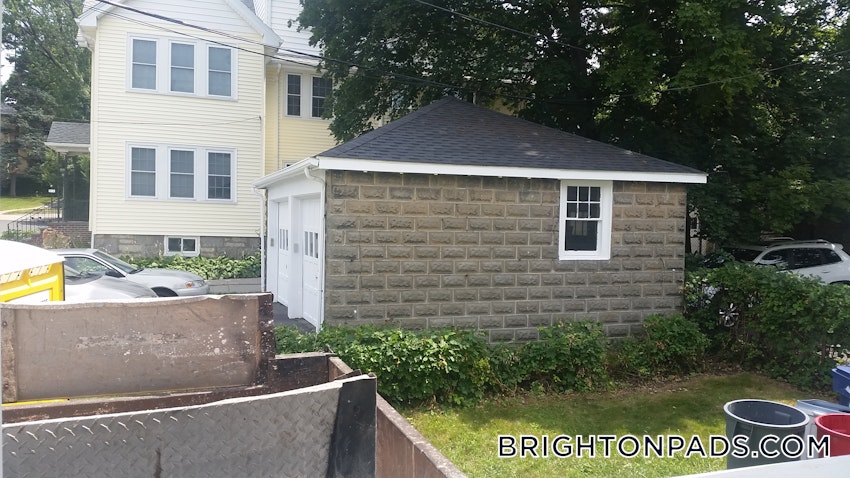 BOSTON - BRIGHTON - BOSTON COLLEGE - 4 Beds, 2 Baths - Image 9