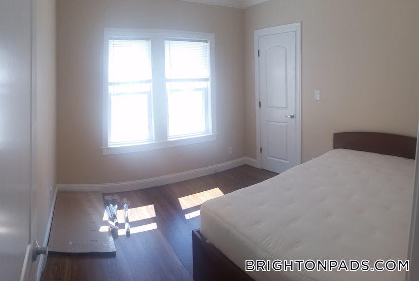 BOSTON - BRIGHTON - BOSTON COLLEGE - 4 Beds, 2 Baths - Image 4