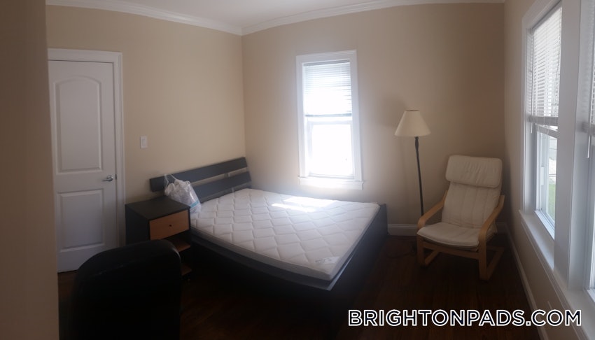 BOSTON - BRIGHTON - BOSTON COLLEGE - 4 Beds, 2 Baths - Image 3