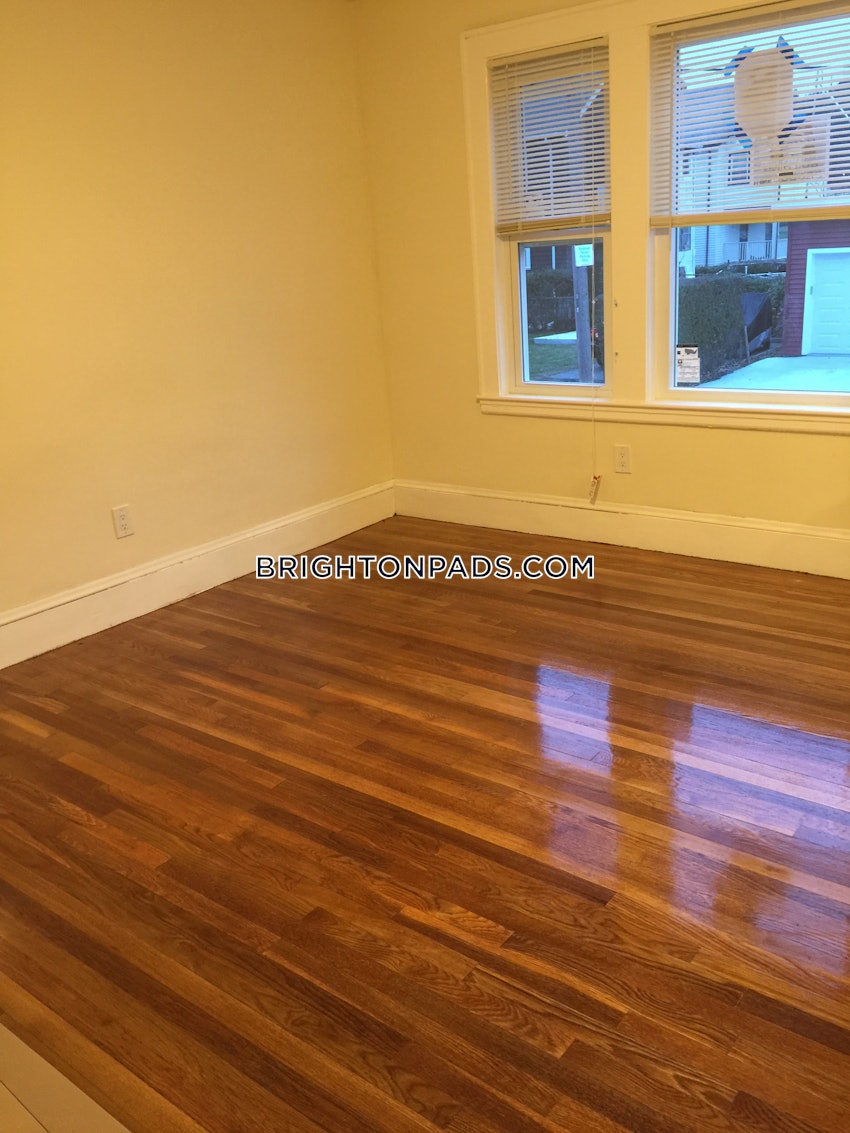 BOSTON - BRIGHTON - BOSTON COLLEGE - 5 Beds, 2 Baths - Image 12